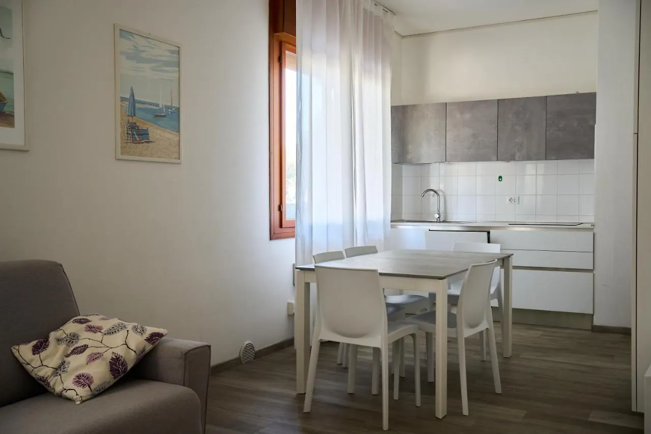 Appartamenti Diplomatic-Residence Fronte Mare-Piazza Torino-Lido Di Jesolo 0*,  Itálie