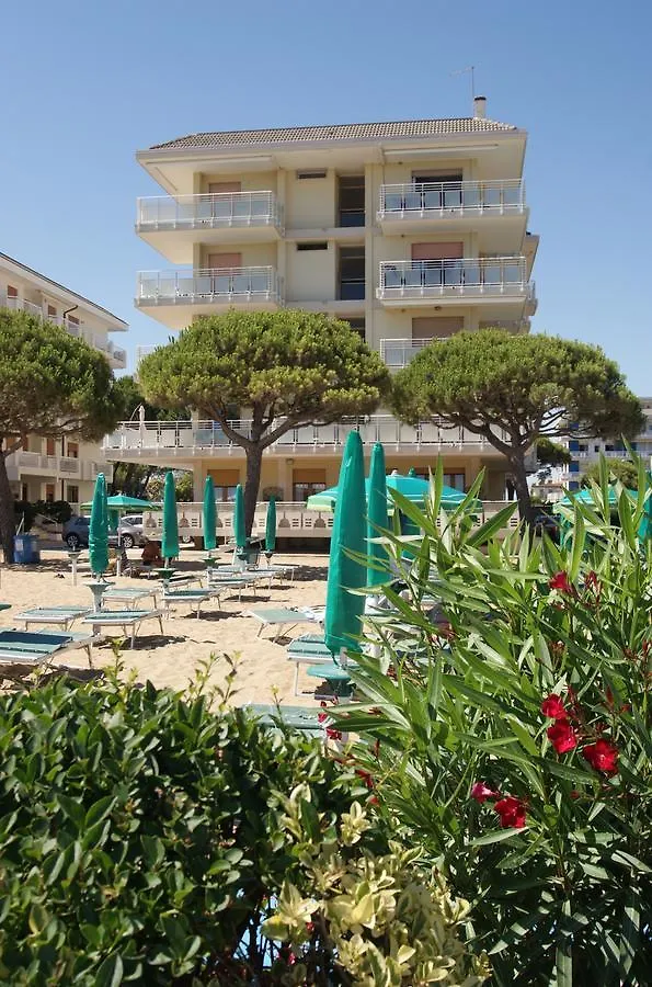 Appartamenti Diplomatic-Residence Fronte Mare-Piazza Torino-Lido Di Jesolo